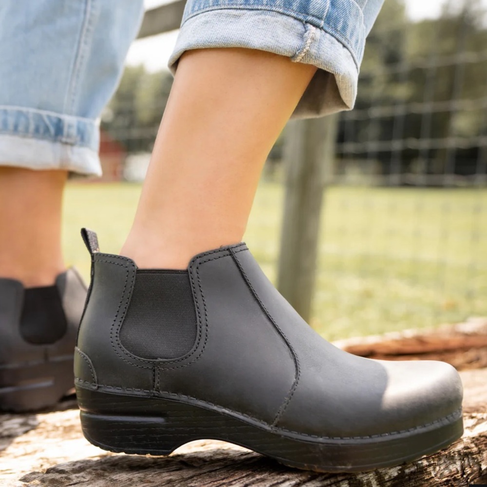 Danskos Frankie Black 38